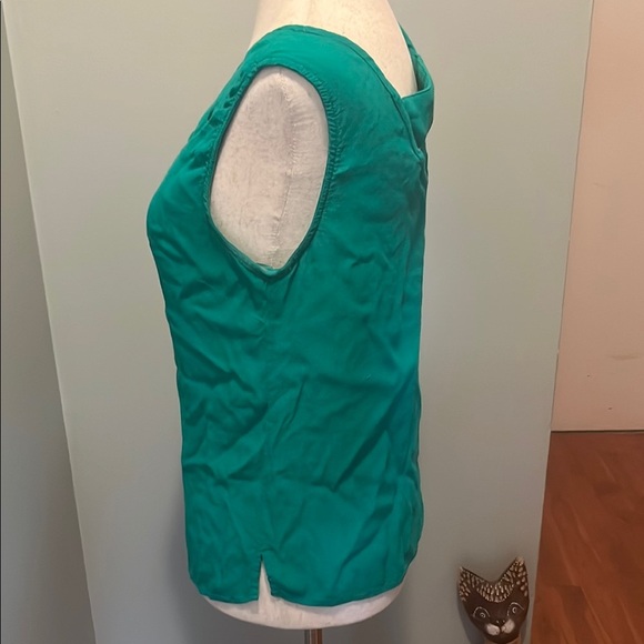 Skies are Blue Green Sleeveless Women's Top - Picture 2 of 3